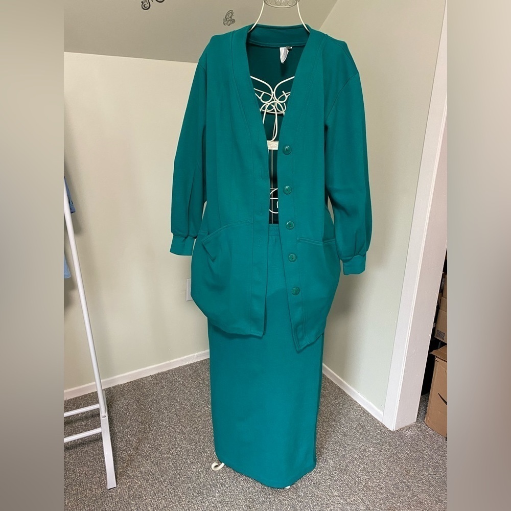 Weekenders Vintage two-piece cardigan and skirt set, size large